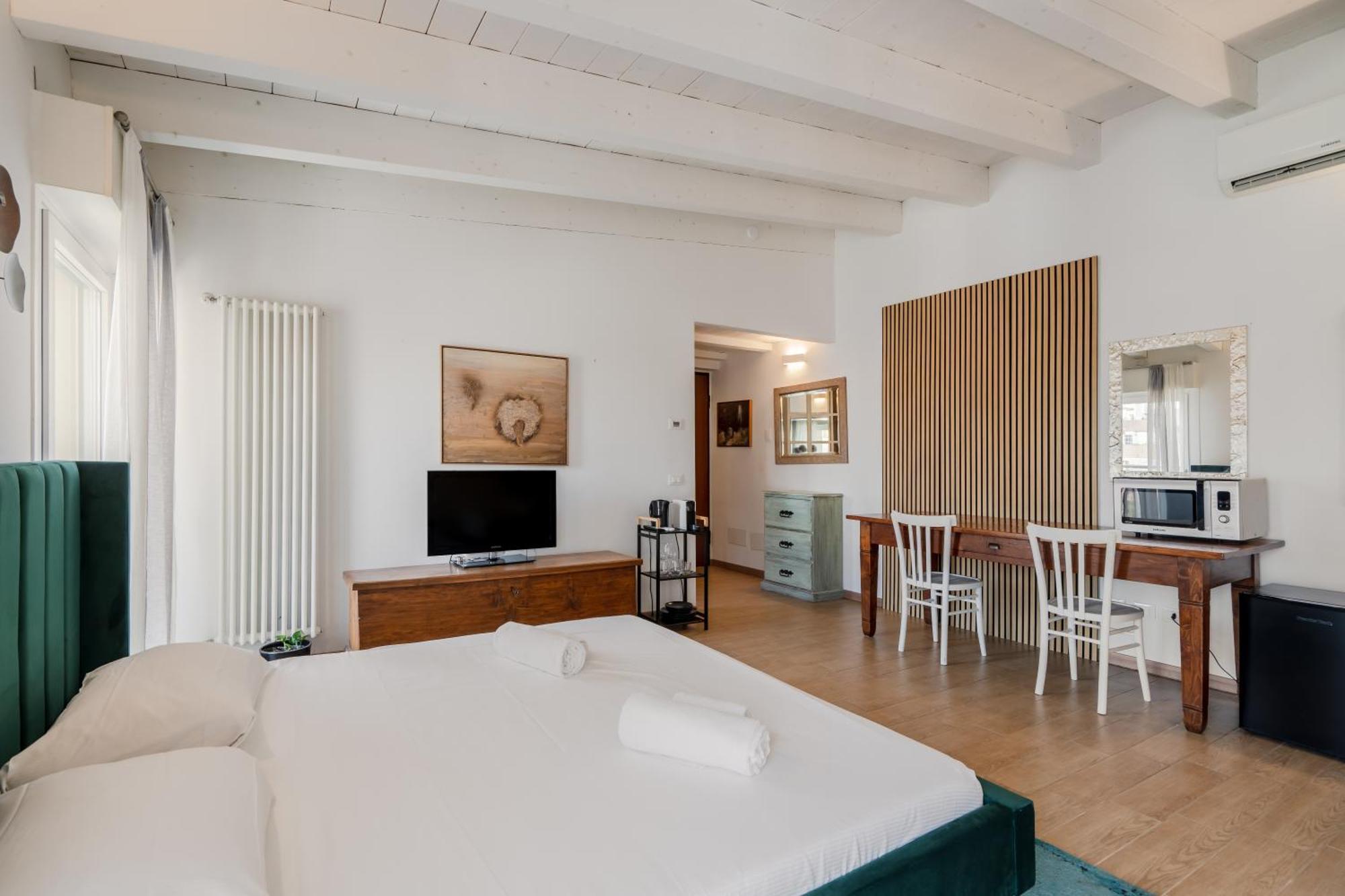 Porto Di Mare Bilo & Mono Milan